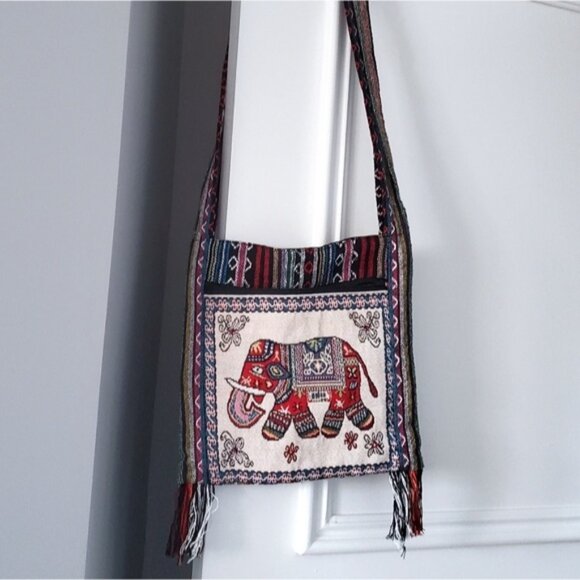 Traditional Hipster Animal Print Crossbody Bag - Picture 2 of 8